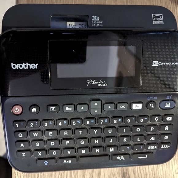 Brother Portable Label Maker - Picture 1 of 2